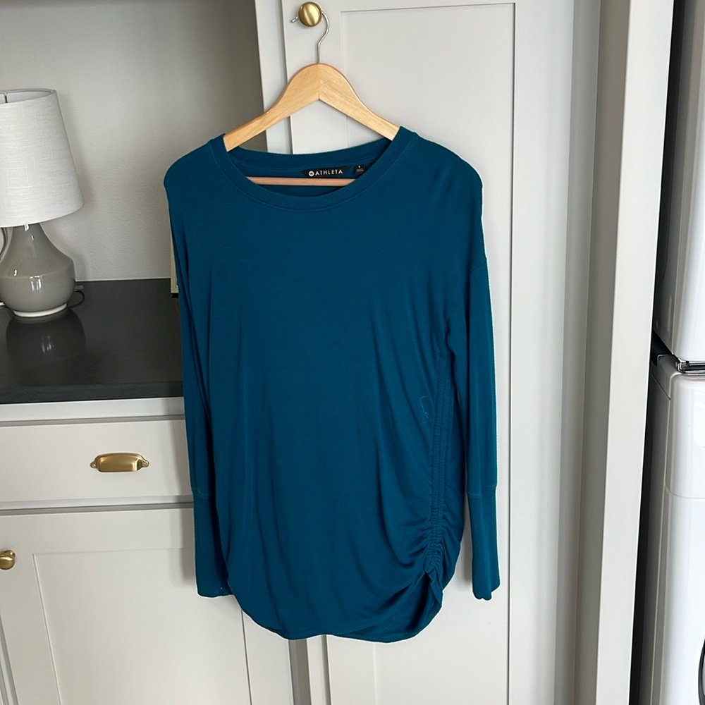 Athleta long sleeve teal shirt size S